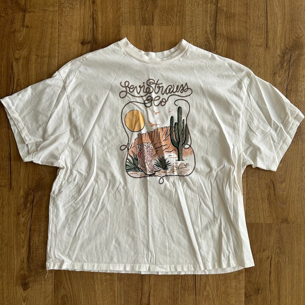 Levi Strauss & Co. Oversized Tee Size XL | Crewneck Graphic T-Shirt | Casual